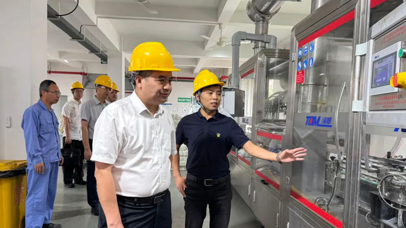 省供銷社黨委委員、監(jiān)事會主任童日暉赴浙農下屬成員企業(yè)調研